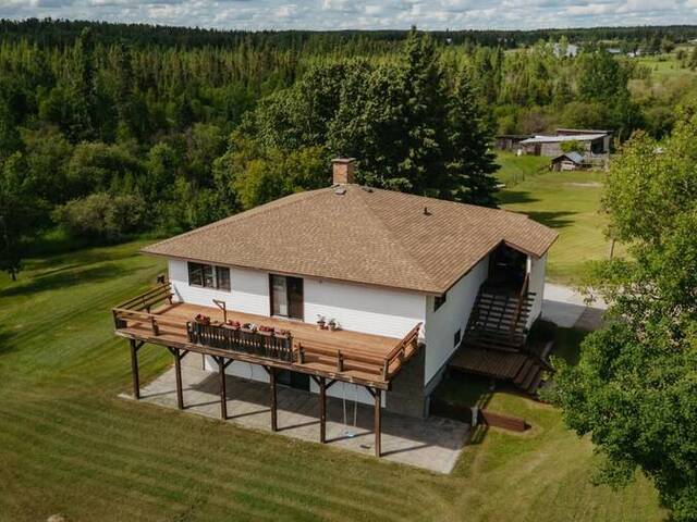 996 Redditt RD Kenora Ontario, P9N 0E3 - 5 Bedrooms Waterfront Home For sale