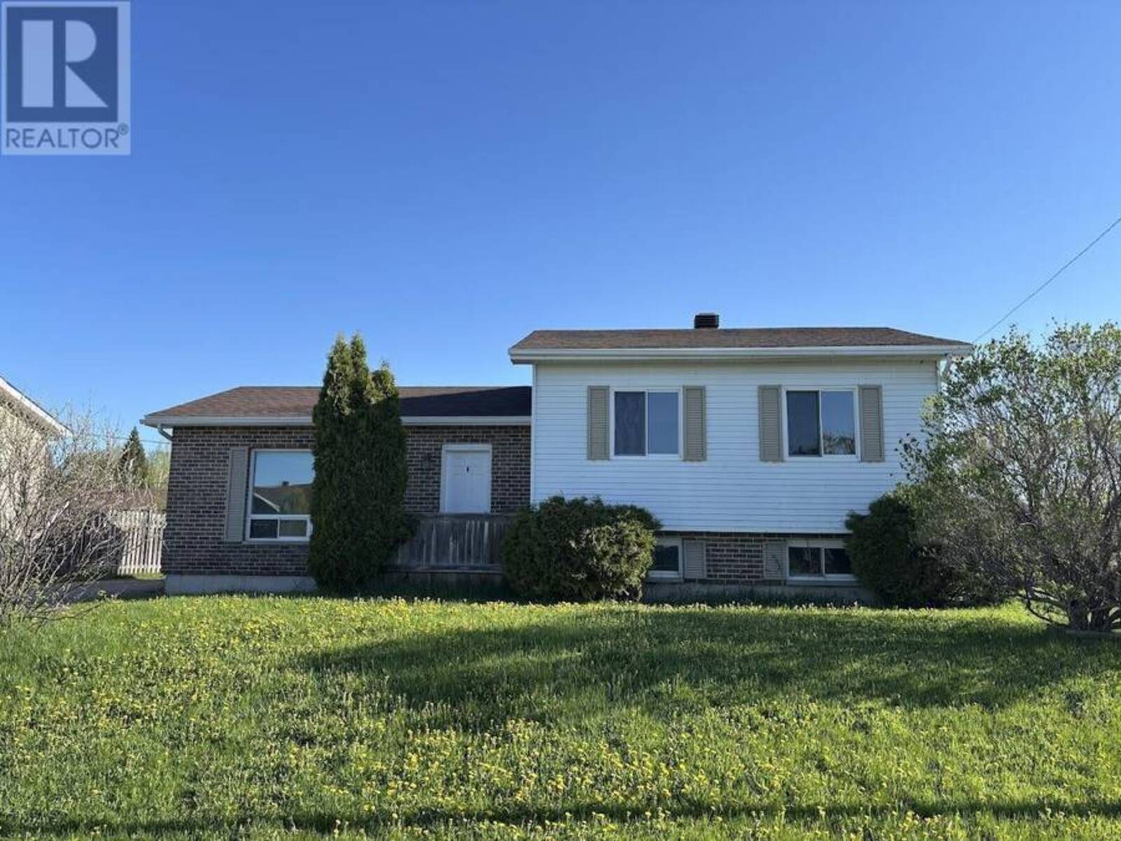 31 Brooks ST, Manitouwadge, Ontario P0T 2C0