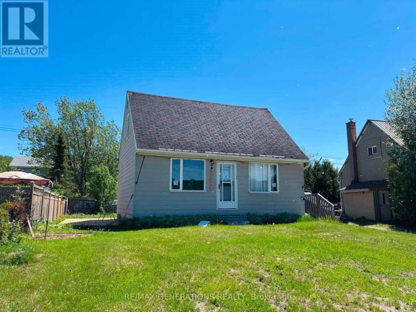 16 WENONAH DRIVE, Manitouwadge, Ontario P0T 2C0
