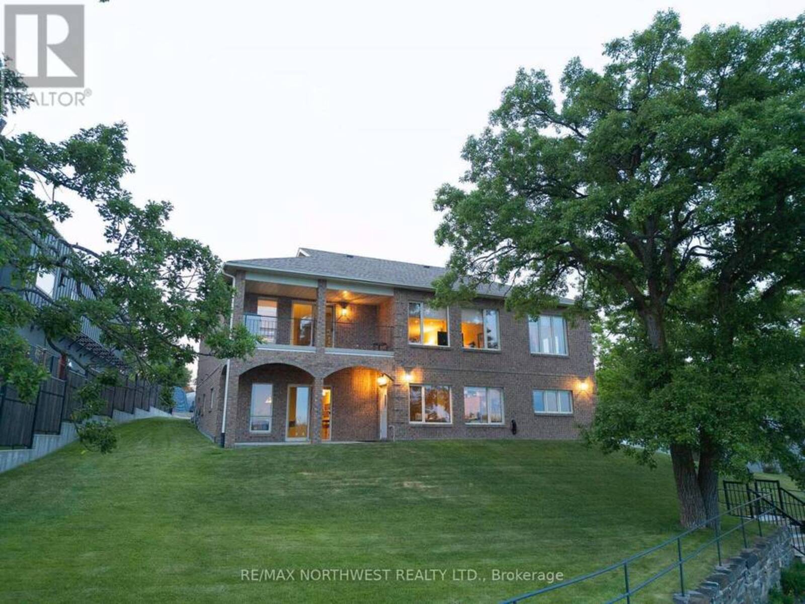110 LAKESIDE CRESCENT, Kenora, Ontario P9N 4H4
