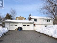 6 Pine CRES Kenora Ontario, P0V 2M0