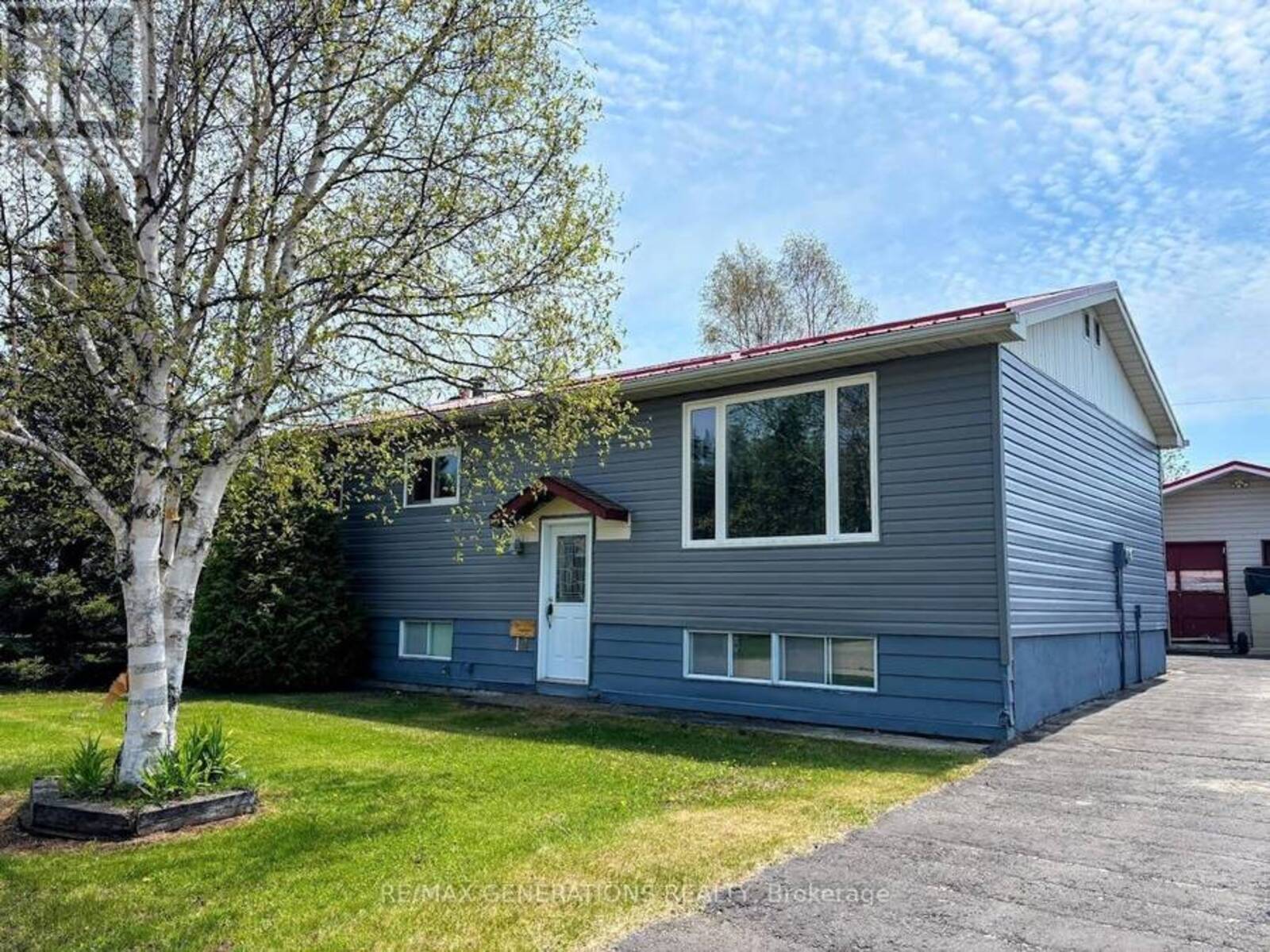 14 LLOYD IRWIN STREET, Marathon, Ontario P0T 2E0