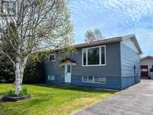 14 LLOYD IRWIN STREET | Marathon Ontario | Slide Image One