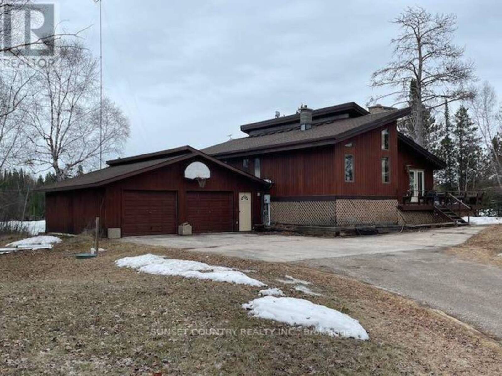 699 COOMBES DRIVE, Kenora, Ontario P8N 2Y5