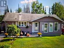 54 REDWING AVE | Manitouwadge Ontario | Slide Image Three