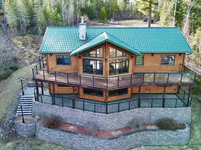 477 Highway 586 Thunder Bay Ontario, P7E 1C8 - 4 Bedrooms Waterfront Home For sale