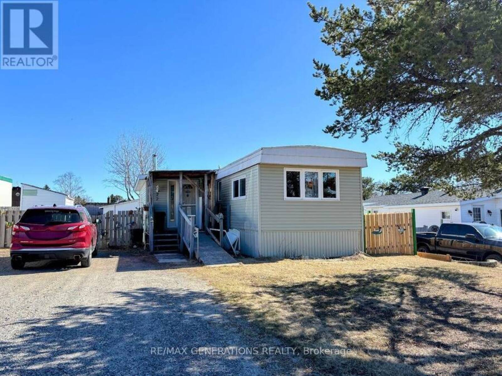 22 JACKSON CRESCENT, Marathon, Ontario P0T 2E0