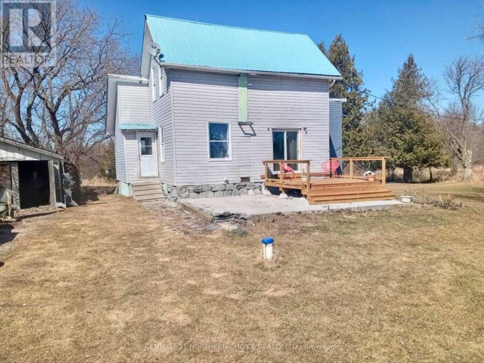 32 MARTIN AVENUE, La Vallée, Ontario P0W 1C0