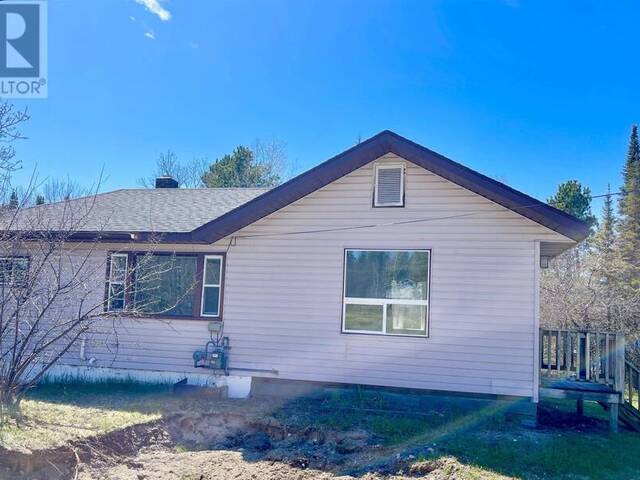 70 Armstrong ST Kenora Ontario, P0V 2V0 - 1 Bedroom Home For Sale