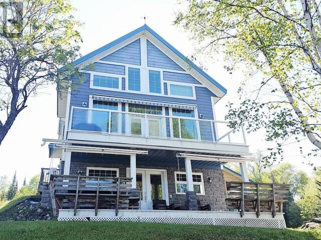 706 East Green Bay RD Thunder Bay Ontario, P7A 0H5 - 4 Bedrooms Home For Sale