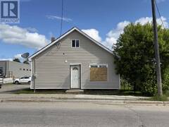 38 King ST Sioux Lookout Ontario, P8T 1E8