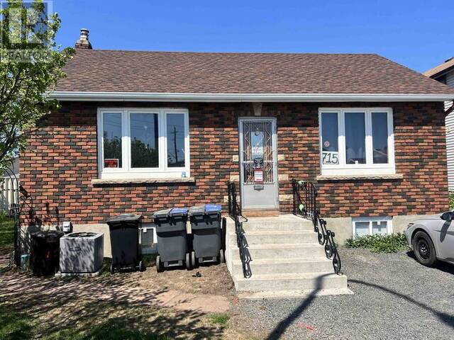 715 May ST N Thunder Bay Ontario, P7C 3S1 - 2 Bedrooms Home For Sale