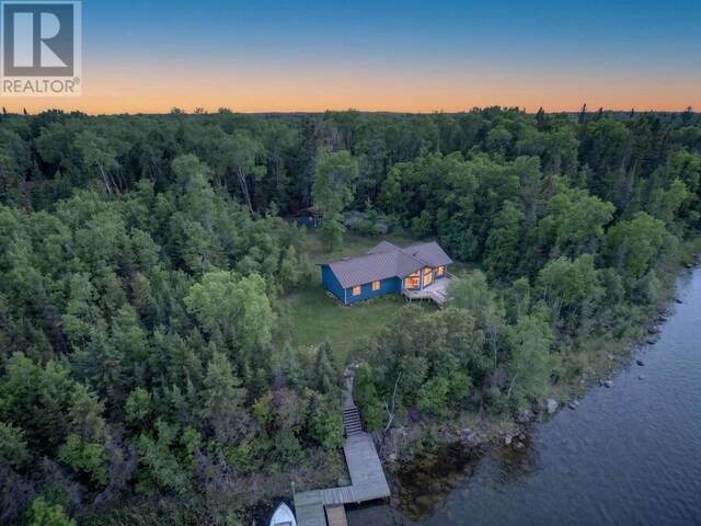 2747 Moore Bay Kenora Ontario, P0X 1H0 - Waterfront For Sale
