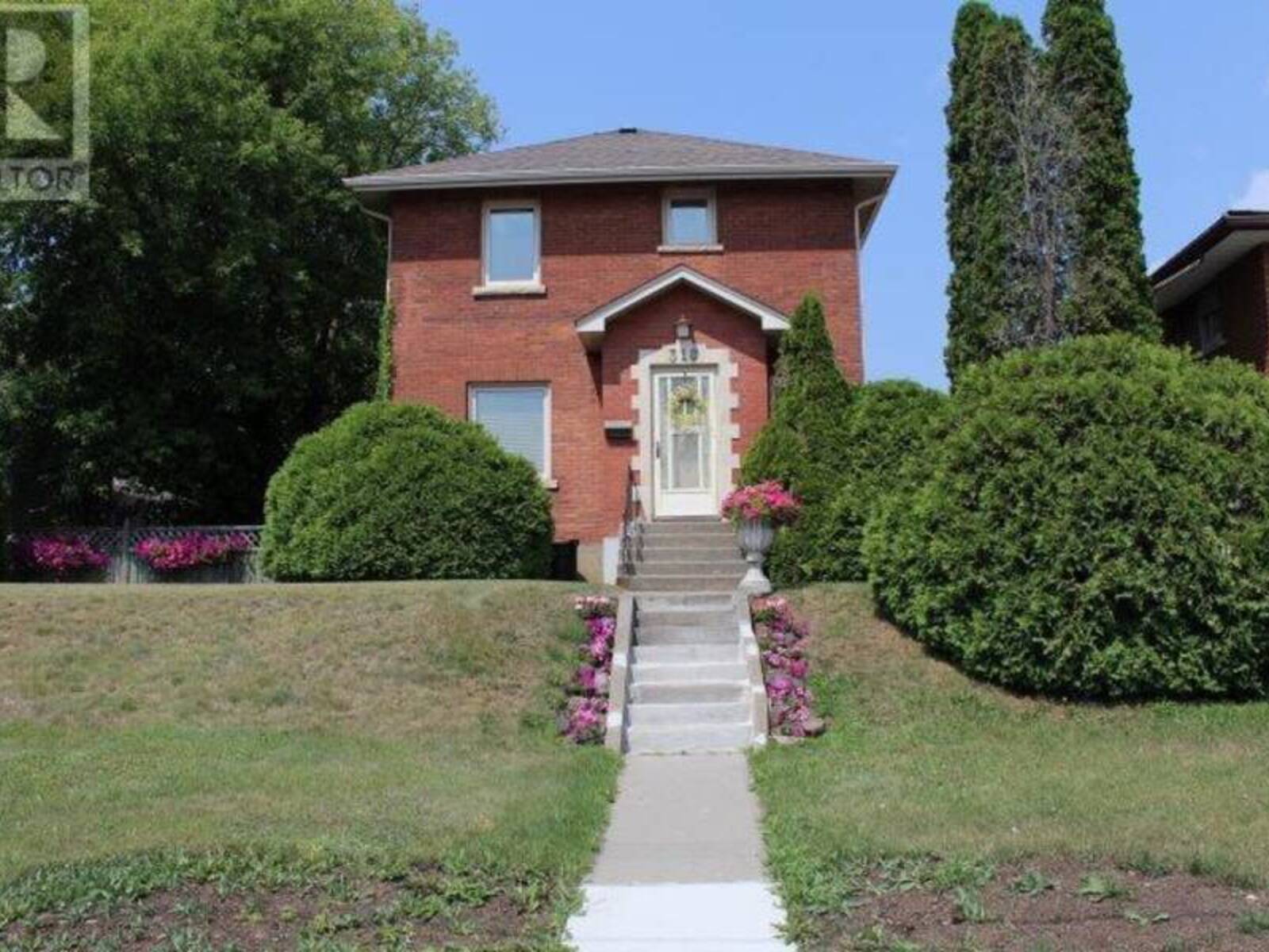310 Algoma ST N, Thunder Bay, Ontario P7A 5A9