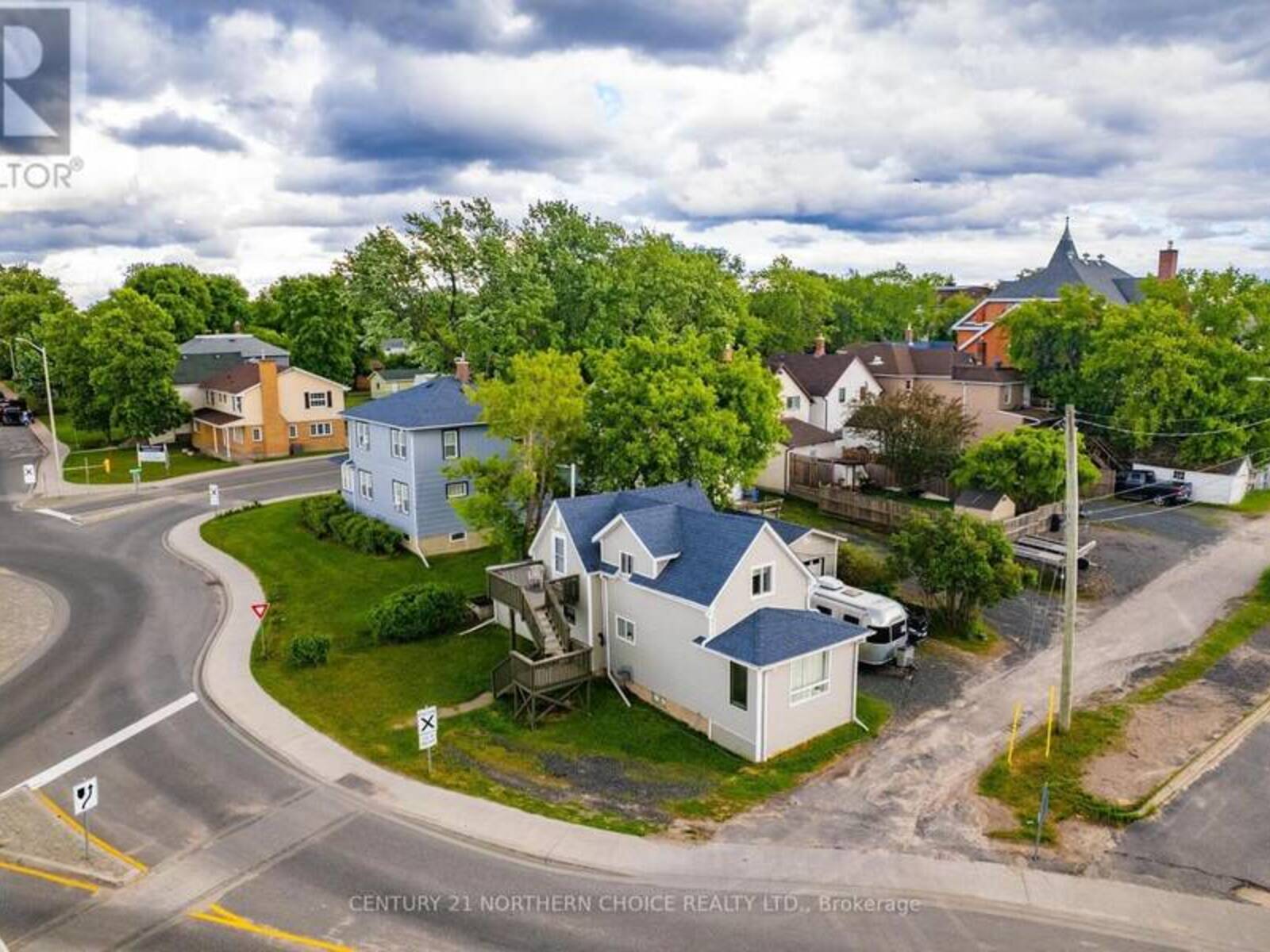 415 FIRST STREET SOUTH, Kenora, Ontario P9N 1C7