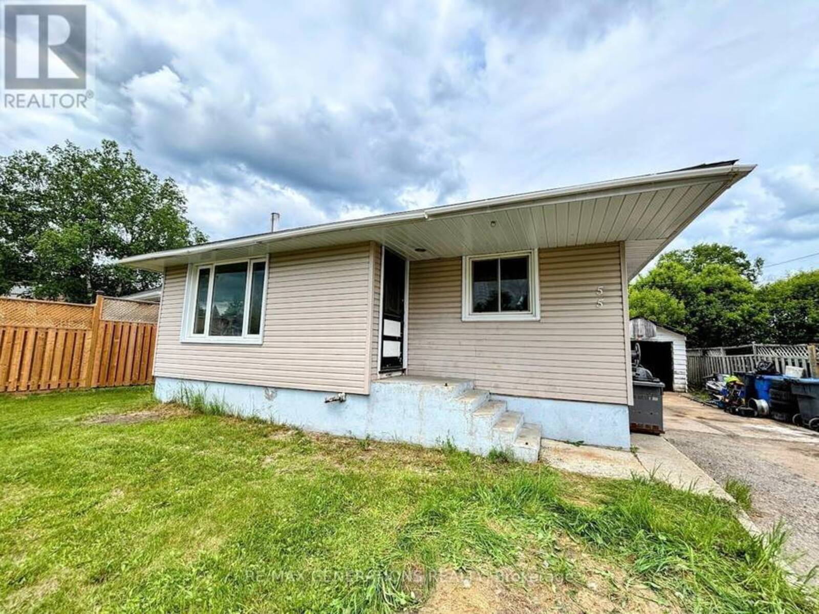 55 NEEBIG AVENUE, Manitouwadge, Ontario P0T 2C0