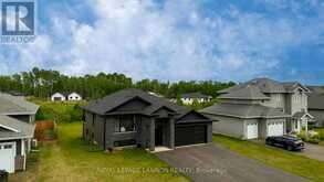 2708 KING GEORGE'S PARK DR. | Thunder Bay Ontario | Slide Image Four
