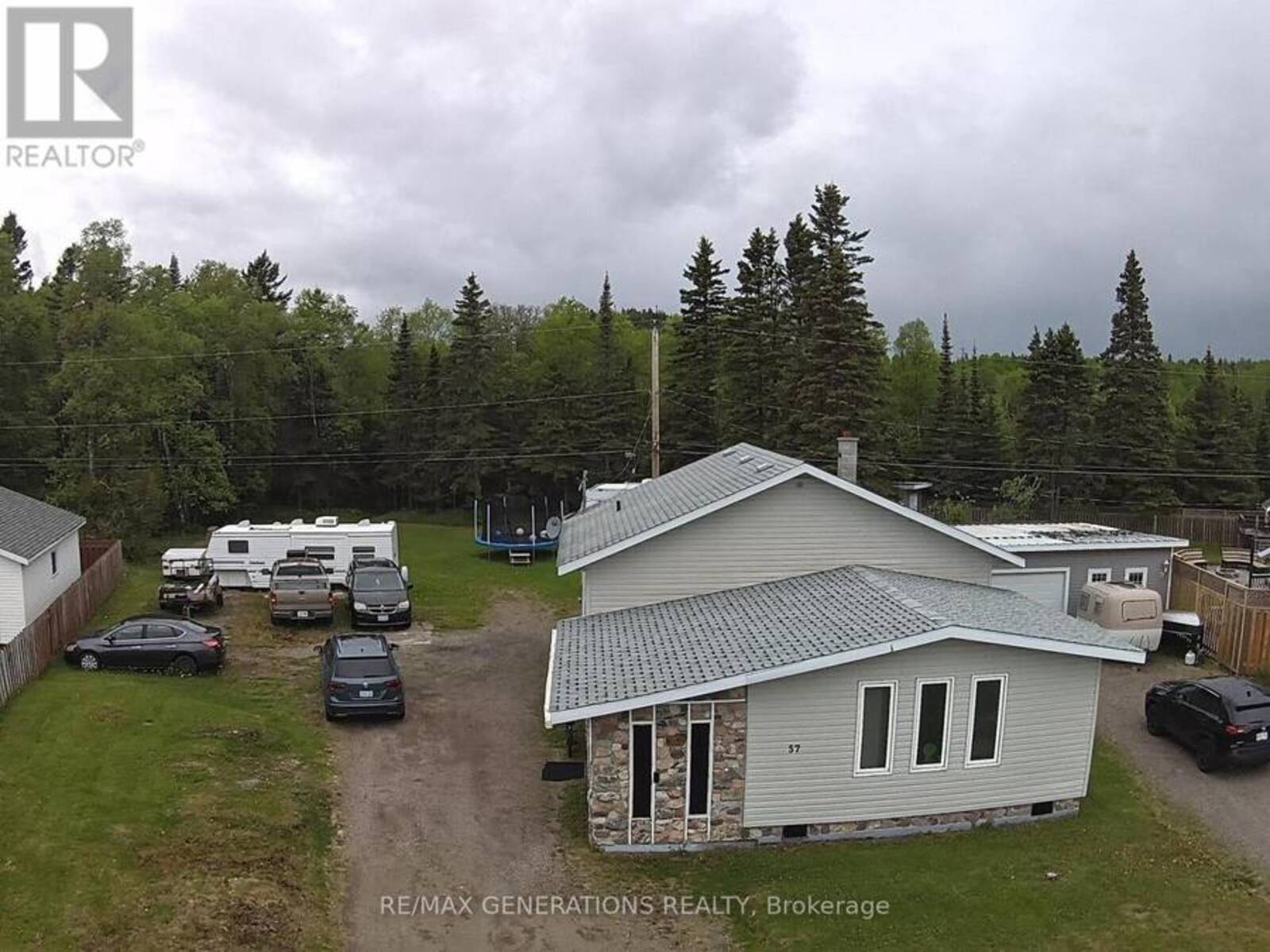 57 SUPERIOR AVENUE, Terrace Bay, Ontario P0T 2W0