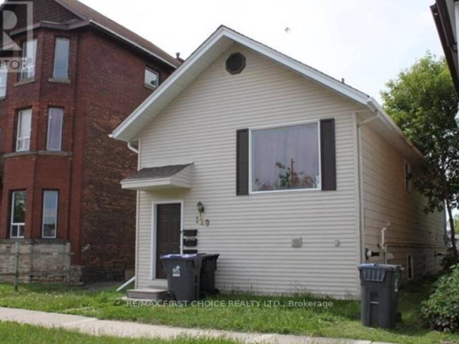 129 MCKELLAR STREET N, Thunder Bay, Ontario P7C 3Y9