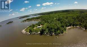 61 PENTNEY LANE | Lake of the Woods Ontario | Slide Image Twenty-seven