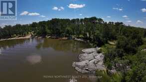 61 PENTNEY LANE | Lake of the Woods Ontario | Slide Image Four