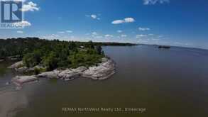 61 PENTNEY LANE | Lake of the Woods Ontario | Slide Image Ten