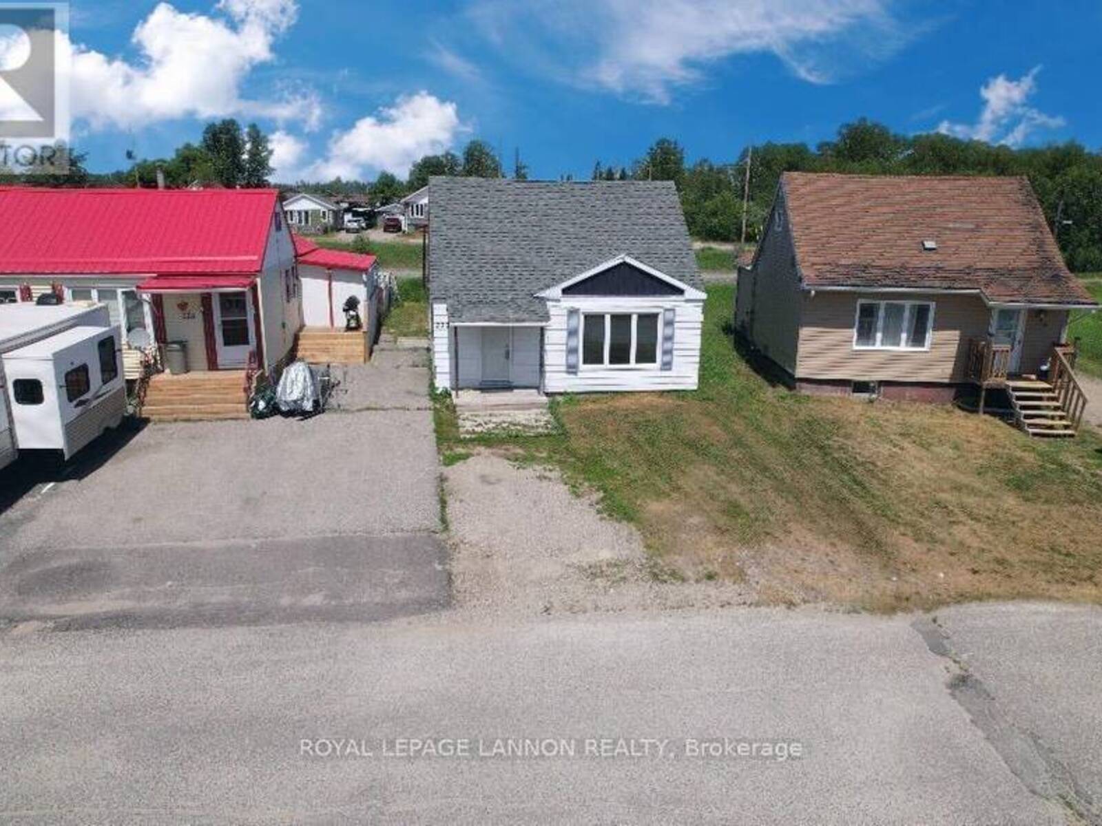 330 BALL PARK CRESCENT, Greenstone, Ontario P0T 1M0