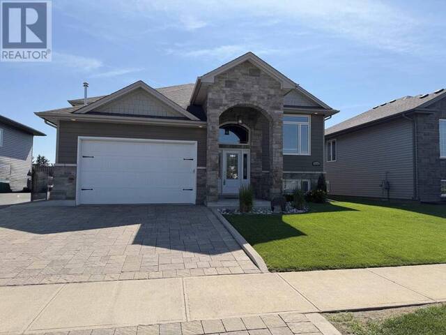216 Cougar CRES Thunder Bay Ontario, P7C 0B2 - 4 Bedrooms Home For Sale