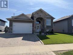 216 Cougar CRES Thunder Bay Ontario, P7C 0B2