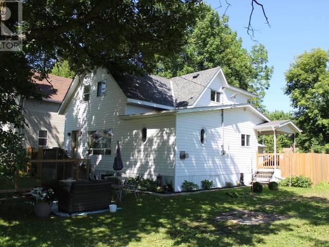 210 FIFTH ST Rainy River Ontario, P0W 1L0 - 3 Bedrooms Home For Sale