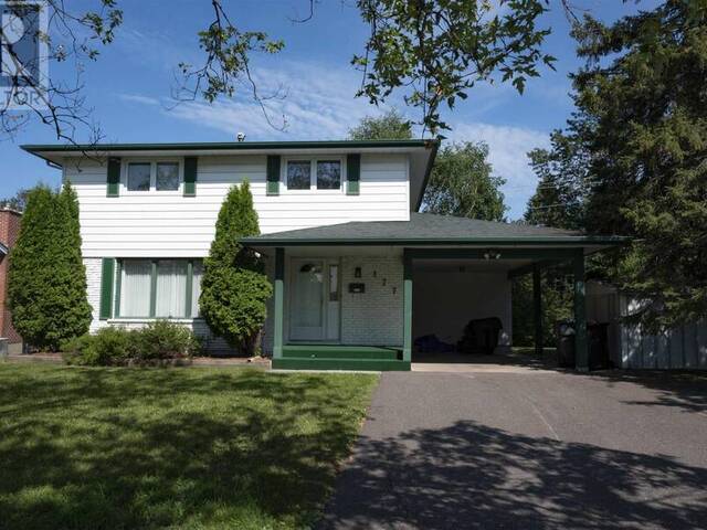 177 Whalen Street Thunder Bay Ontario, P7A 7H9 - 5 Bedrooms Waterfront Home For sale
