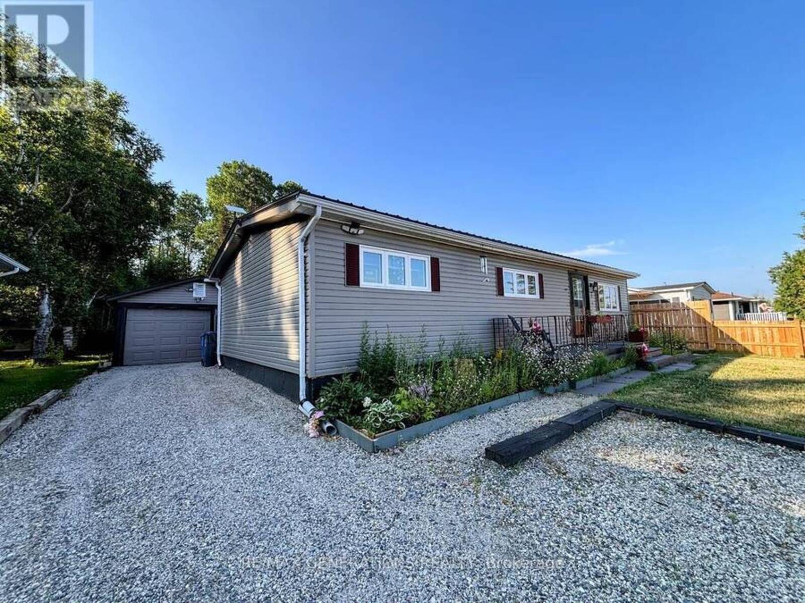 4 GRAHAM DRIVE, Manitouwadge, Ontario P0T 2C0