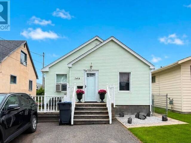 149 Prospect AVE Thunder Bay Ontario, P7A 5L5 - 5 Bedrooms Home For Sale