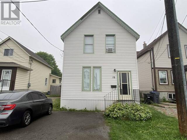 12 Machar AVE Thunder Bay Ontario, P7B 2Y3 - 3 Bedrooms Home For Sale