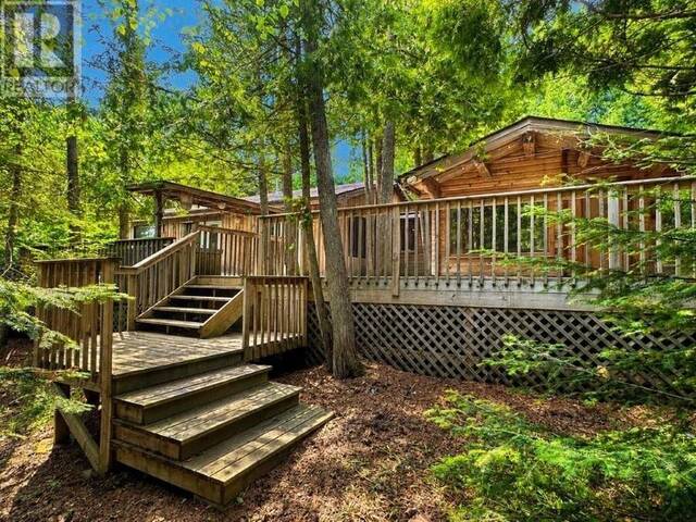 3157 Nelson Drive Thunder Bay Ontario, P7A 0W7 - 2 Bedrooms Waterfront Home For sale