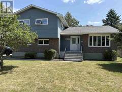 952 Russell BAY Fort Frances Ontario, P9A 3N9