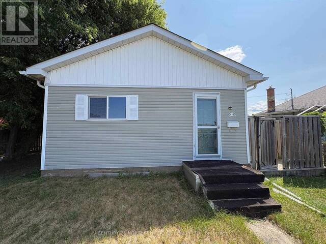 808 PORTAGE AVENUE Fort Frances Ontario, P9A 2A6 - 4 Bedrooms Home For Sale