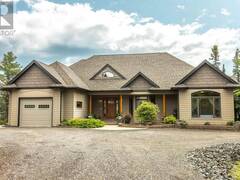 135 MICKELSON DR E Thunder Bay Ontario, P7A 6N3