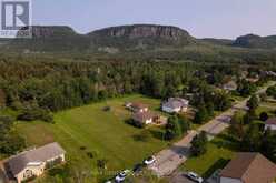 2446 CASPIAN STREET | Thunder Bay Ontario | Slide Image Thirty-one