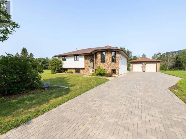 2446 Caspian ST Thunder Bay Ontario, P7J 1A1 - Property For Sale