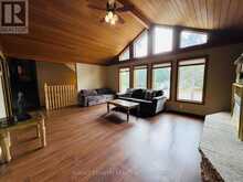 239 MEMORIAL AVENUE | Dryden Ontario | Slide Image Eight