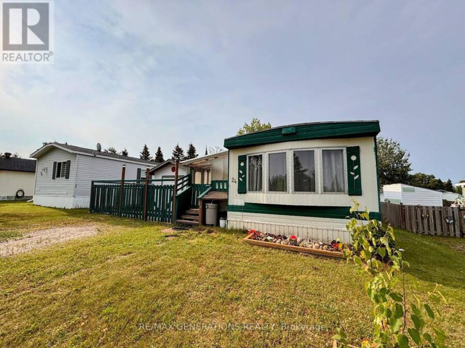 24 JACKSON CRESCENT, Marathon, Ontario P0T 2E0
