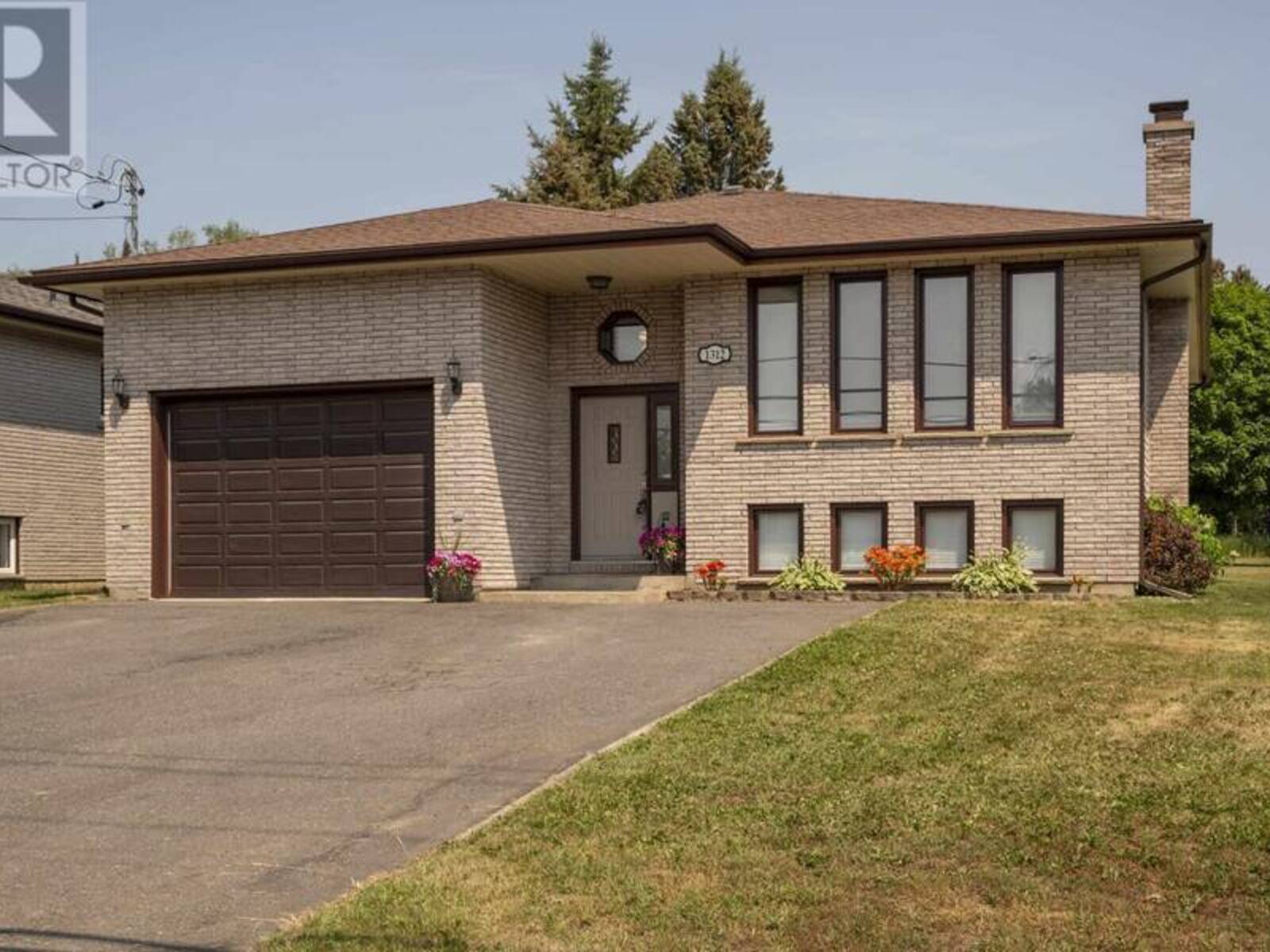 1312 John Street Rd, Thunder Bay, Ontario P7B 2A3