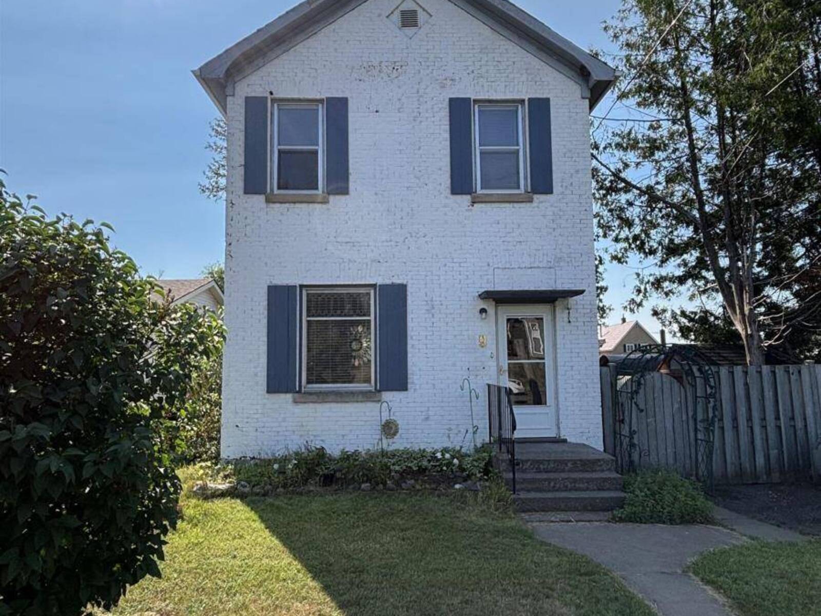 9 Ruttan St., Thunder Bay, Ontario P7A 5C4