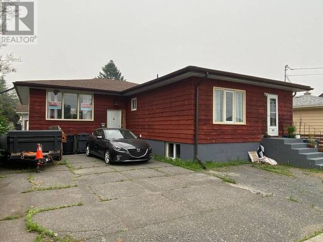 218 Powley ST Thunder Bay Ontario, P7A 2K9 - 5 Bedrooms Home For Sale