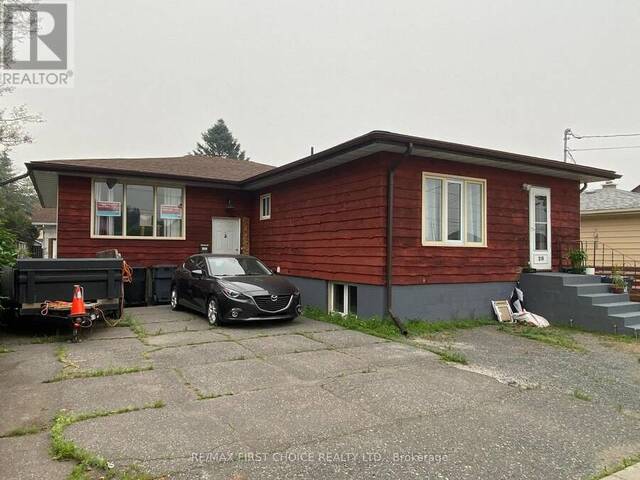 218 POWLEY STREET Thunder Bay Ontario, P7A 2K9 - 5 Bedrooms Home For Sale