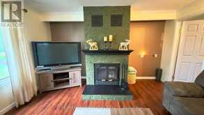 64 MAPLE STREET | Rosslyn Village Ontario | Slide Image Five