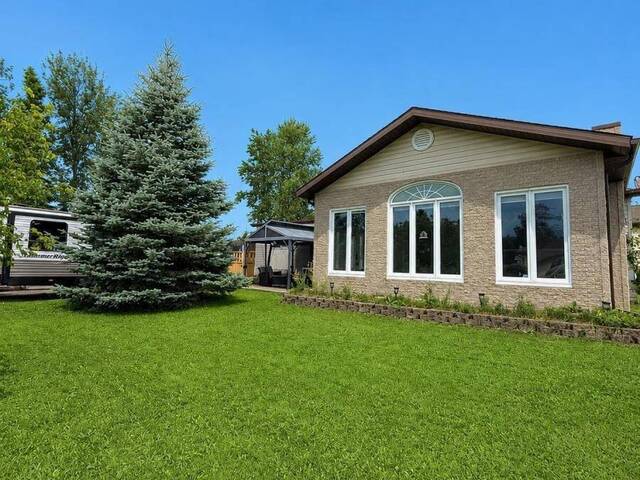 109 CLARKE AVENUE Greenstone Ontario, P0T 1M0 - 3 Bedrooms Home For Sale