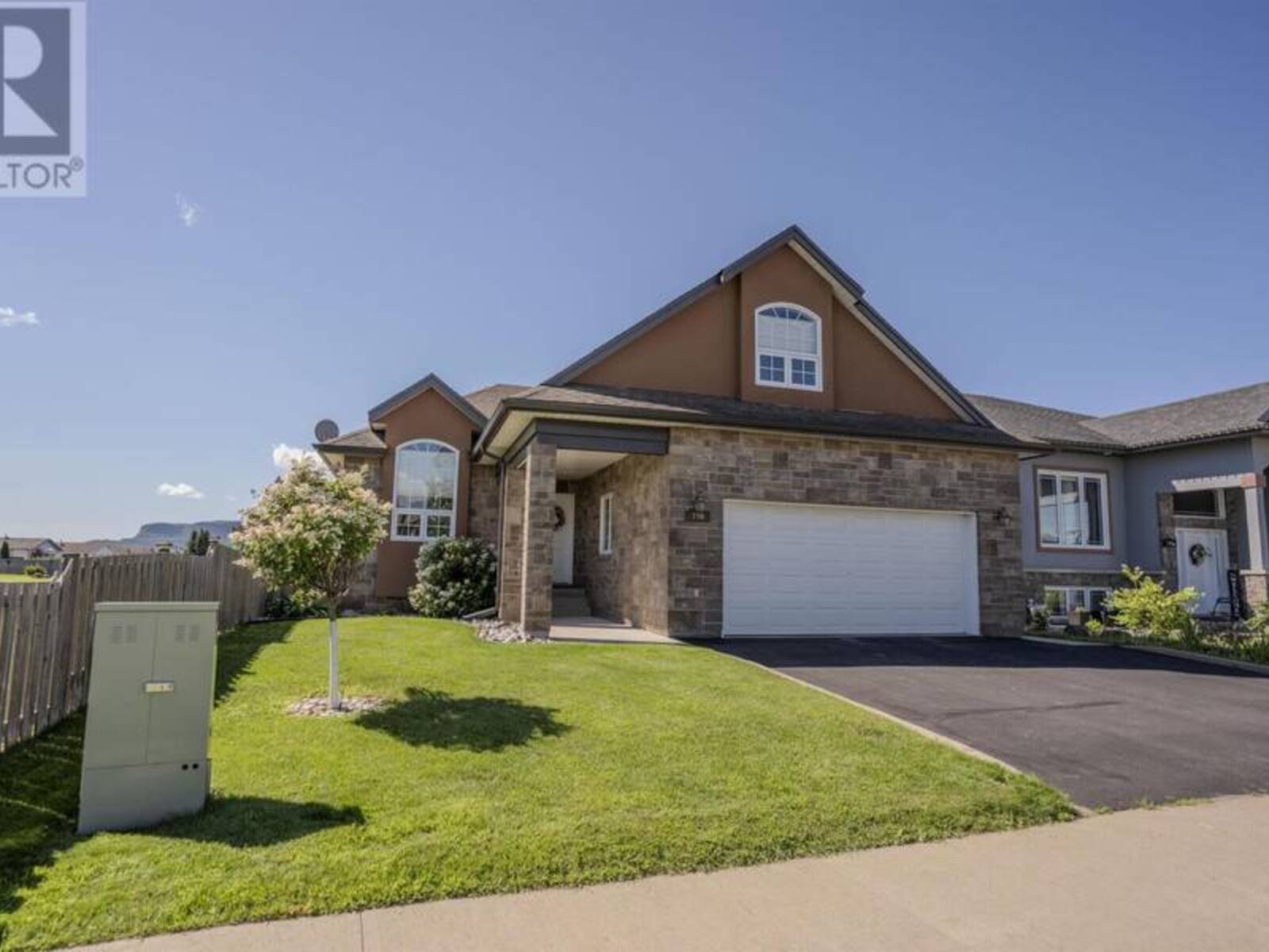 706 WEILER BLVD, Thunder Bay, Ontario P7C 0A7
