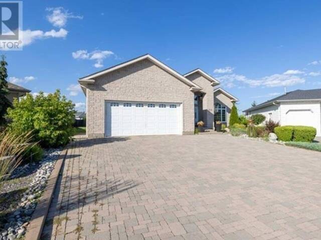 132 Wolverine CRES Thunder Bay Ontario, P7C 5Z2 - Property For Sale